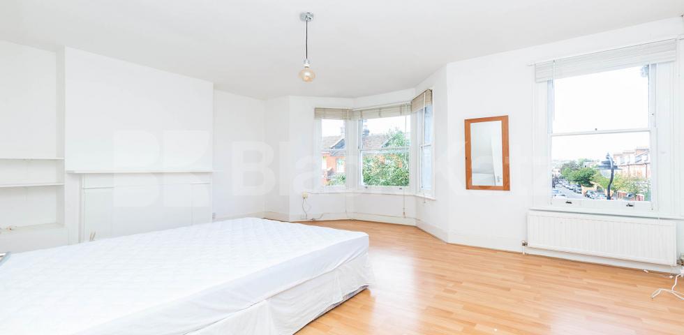 			NEW INSTRUCTION!, 2 Bedroom, 1 bath, 1 reception Flat			 Landrock road, Crouch End